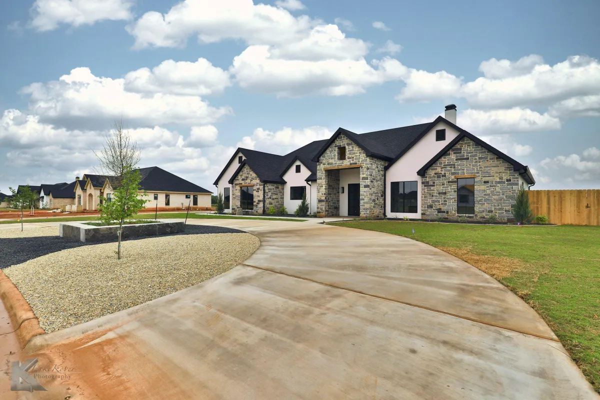 Abilene Concrete builds and installs Driveway