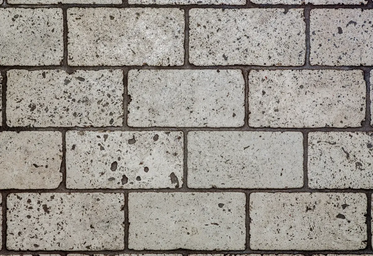 Designing With the Architectural Beauty of Travertine
