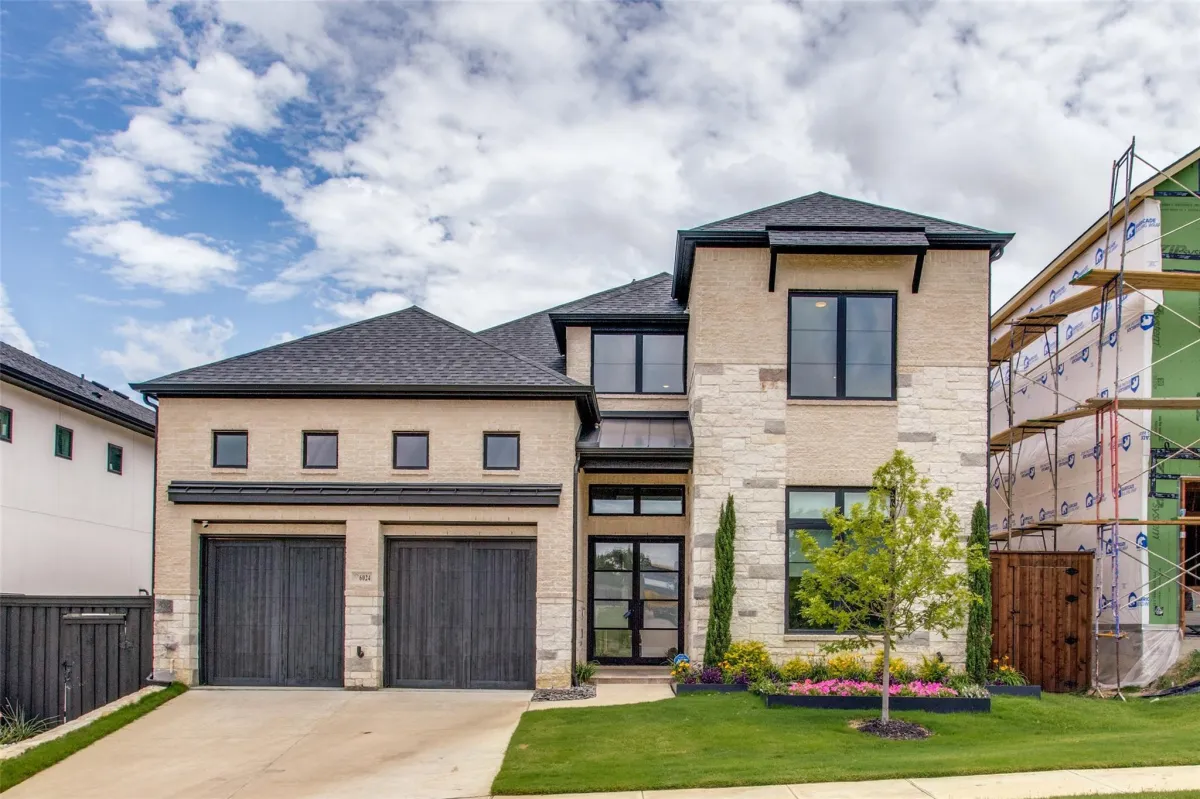 landscape photo of 2-storey house