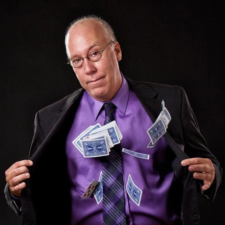Calfornia Magic Club Performer