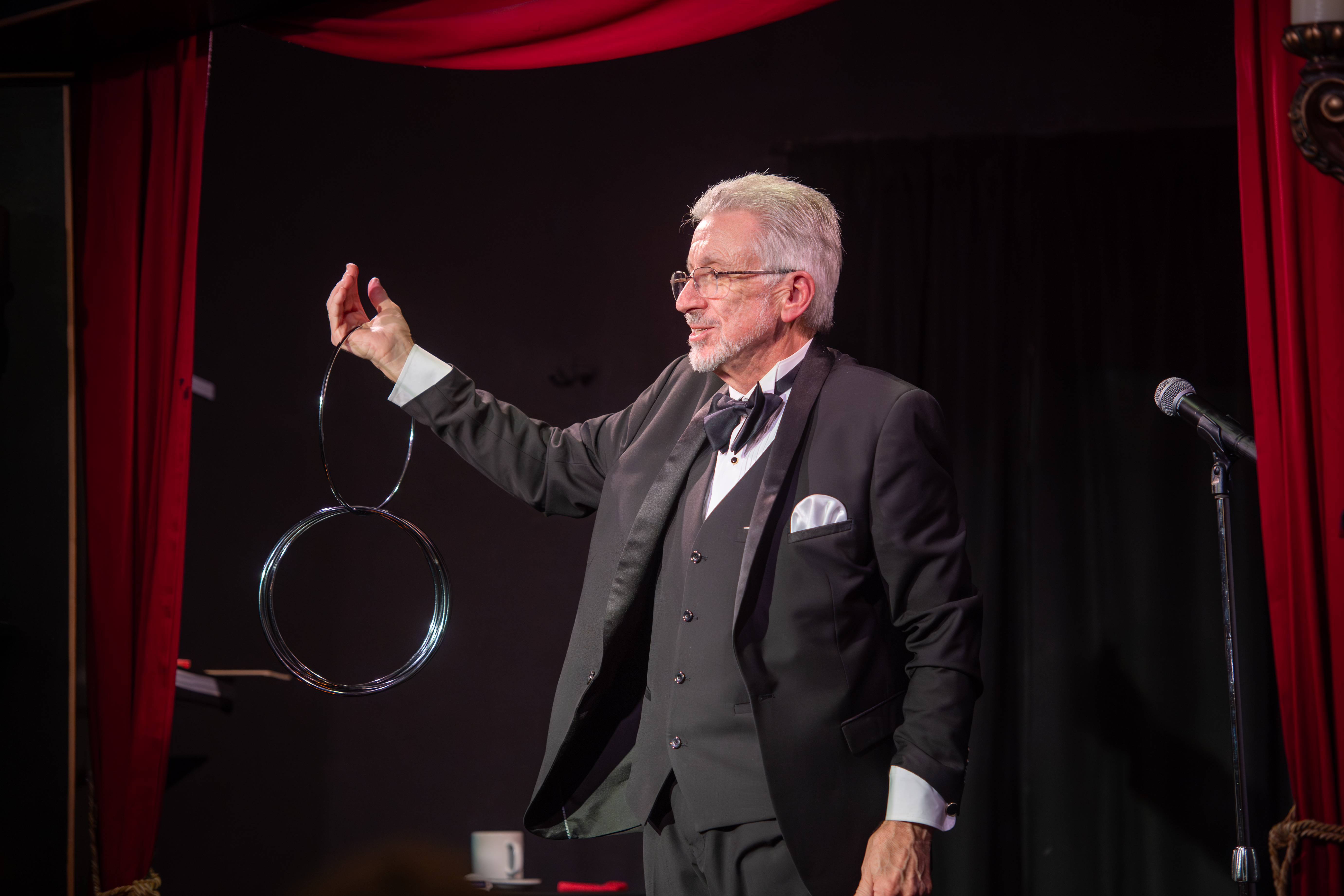 California Magic Club Performance