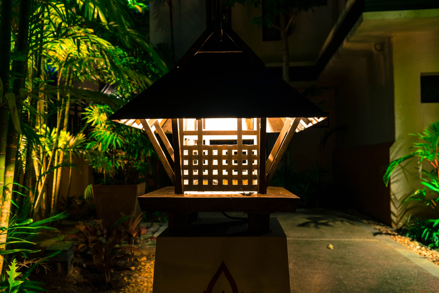 Deck and Patio Lighting Ideas for Year-Round Entertaining | Outdoor Lights + Shades  