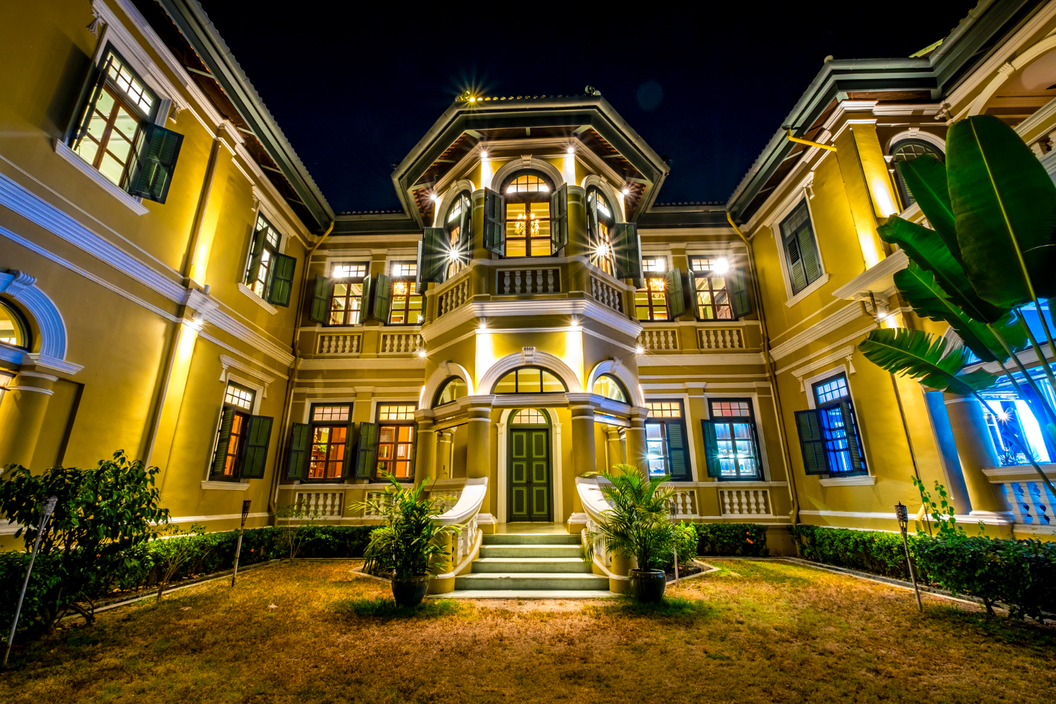 How Professional Outdoor Lighting Increases Your Home's Property Value | Outdoor Lights + Shades