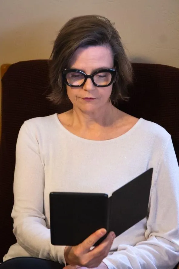 Maurene Janiece reading