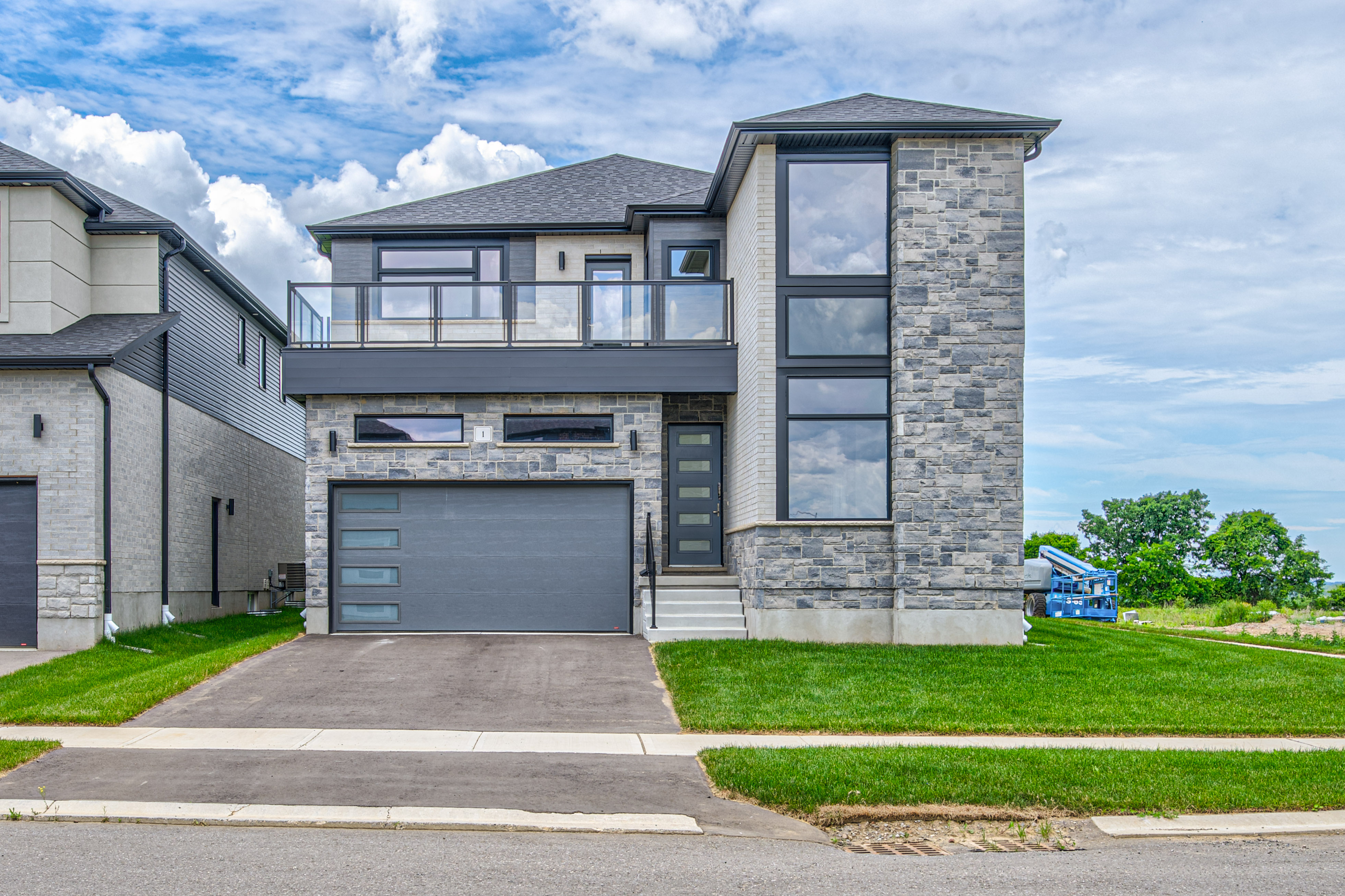 Arlington Meadows Corner Unit Townhome Photography by Lina Deeb