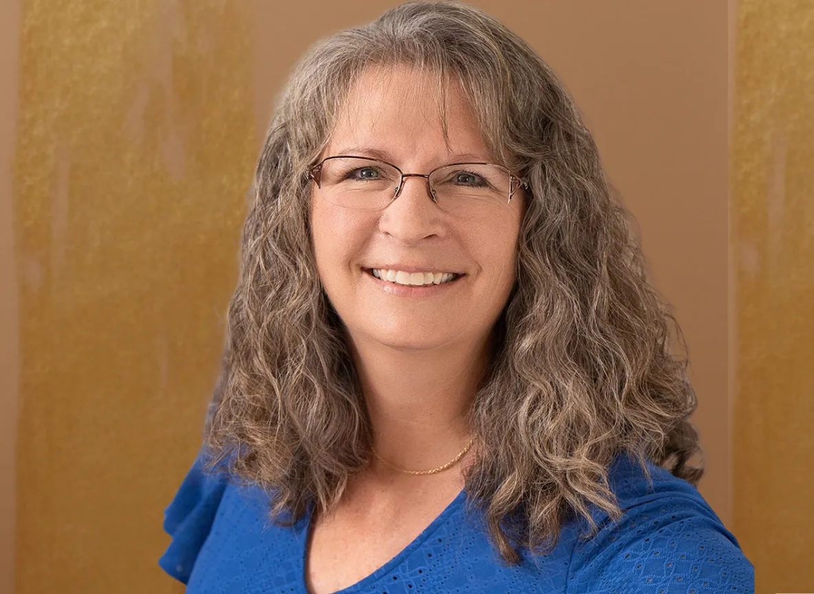 Portrait of Deb Bell, Real Estate Broker Associate in Parrish FL