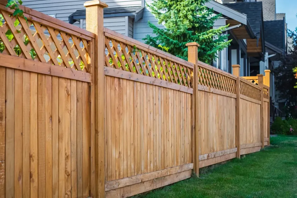 Newnan Fencing, install Wood fence in Newnan, Georgia