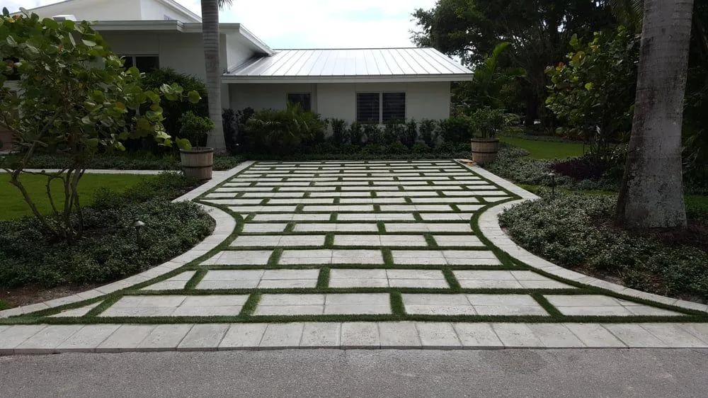Stuv-Driveway-Artificial-Grass