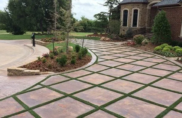 Stuv-Driveway-Artificial-Grass