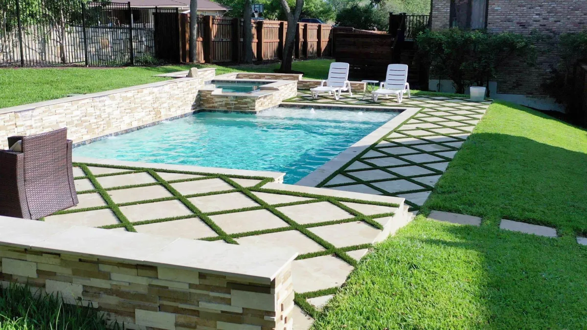 Stuv-Driveway-Artificial-Grass