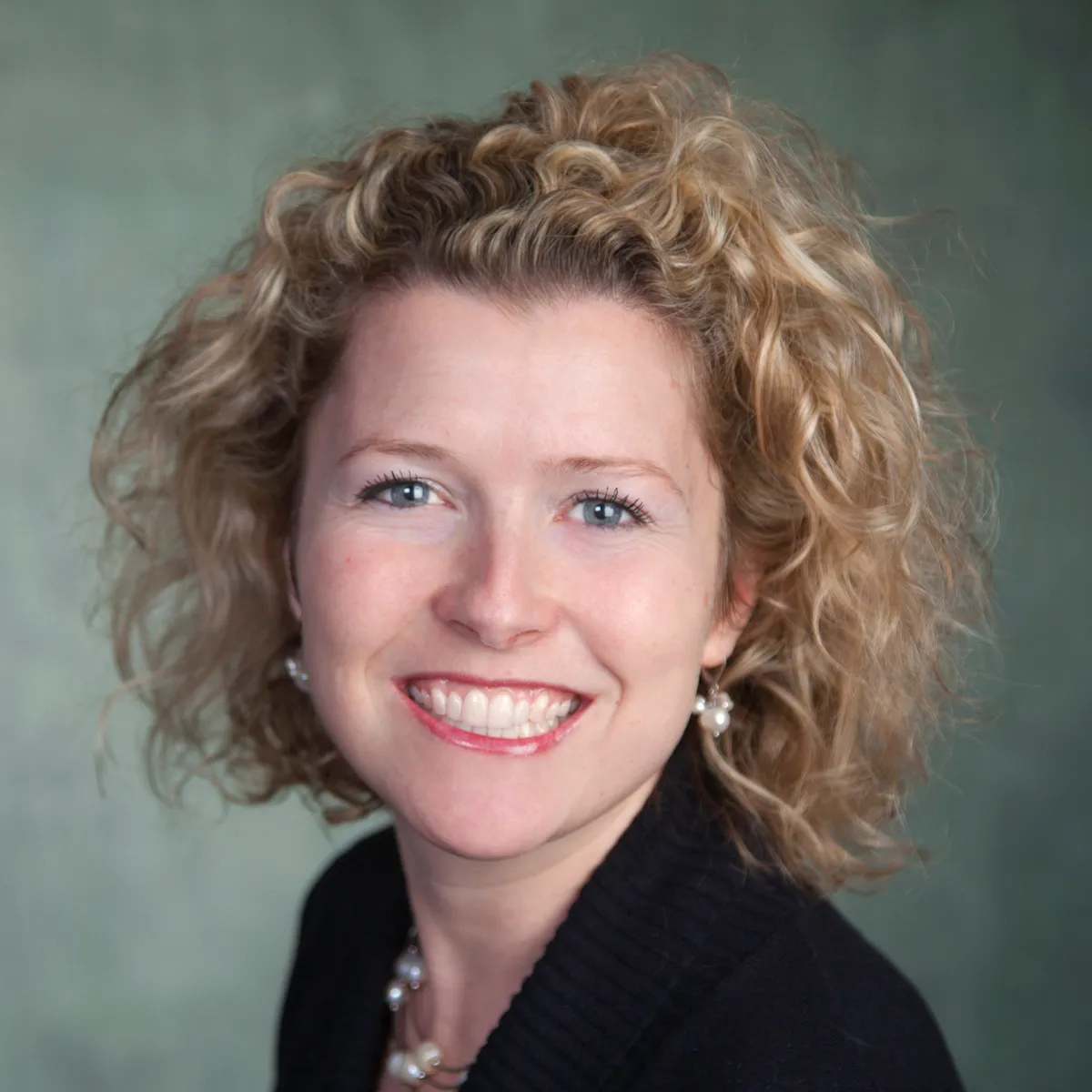 Holly Hatch offering support for parents of screen-addicted and ADHD kids.