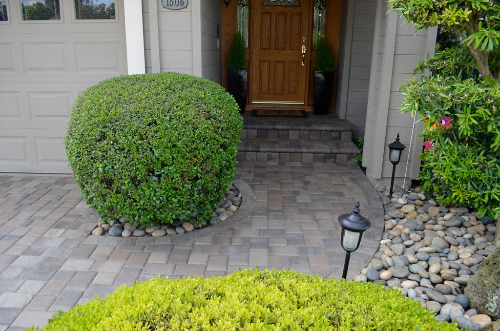 Bobcat & Trucking Services in 