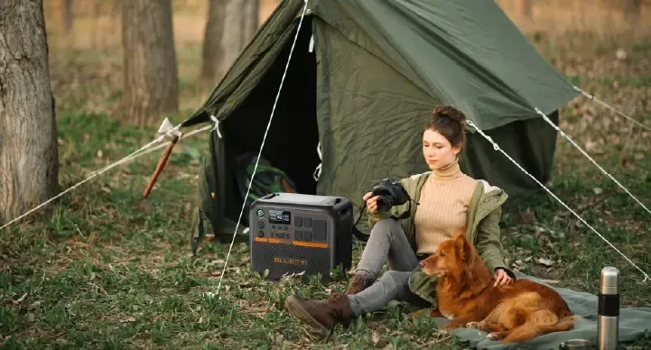 bluetti-solar-generator-camping