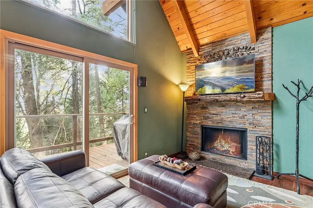 Living Room thumbnail