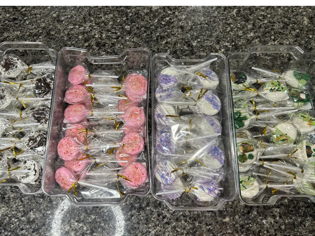 Custom dessert cups and trays from Tasting Colors