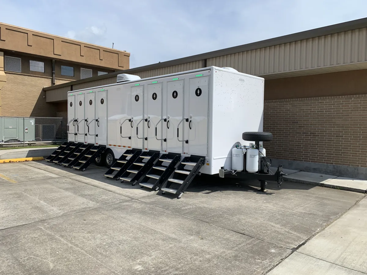 8 Head Shower Trailer