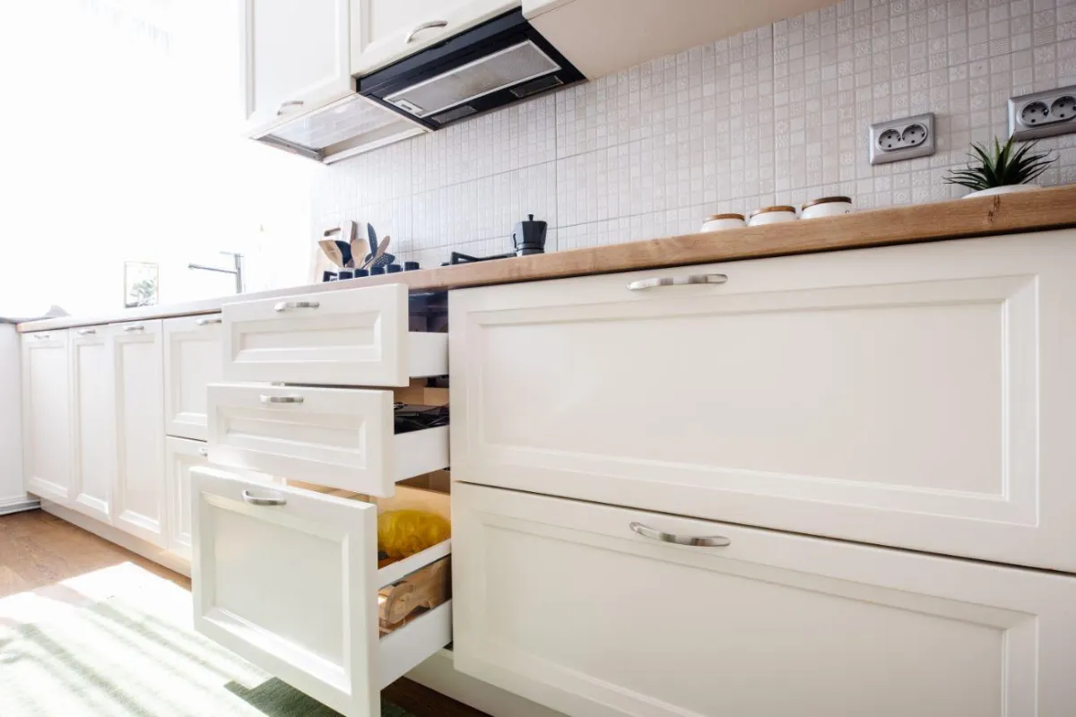 cabinet painting and refinishing services