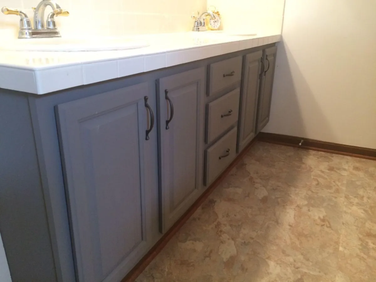 bathroom cabinet painting