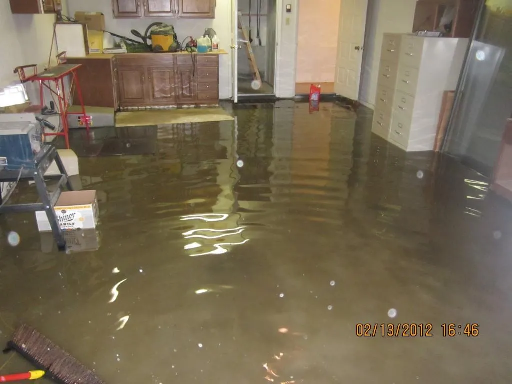 24/7 emergency roofing and restoration services for storm, water, and fire damage