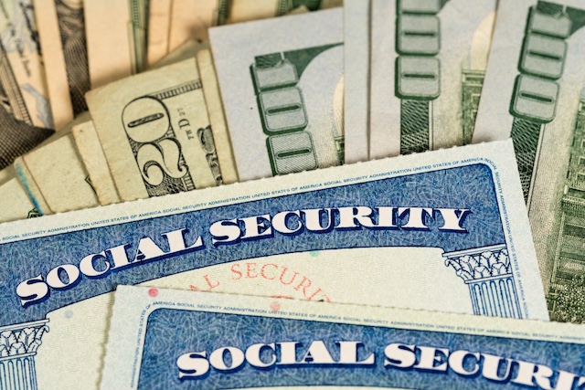 A $500 Monthly Social Security Cut Looms by 2032