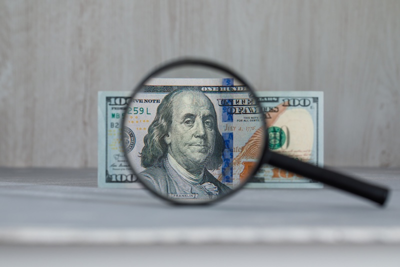 Two-Thirds of Family Offices Expect the Dollar to Weaken. What Gold Tells Us.