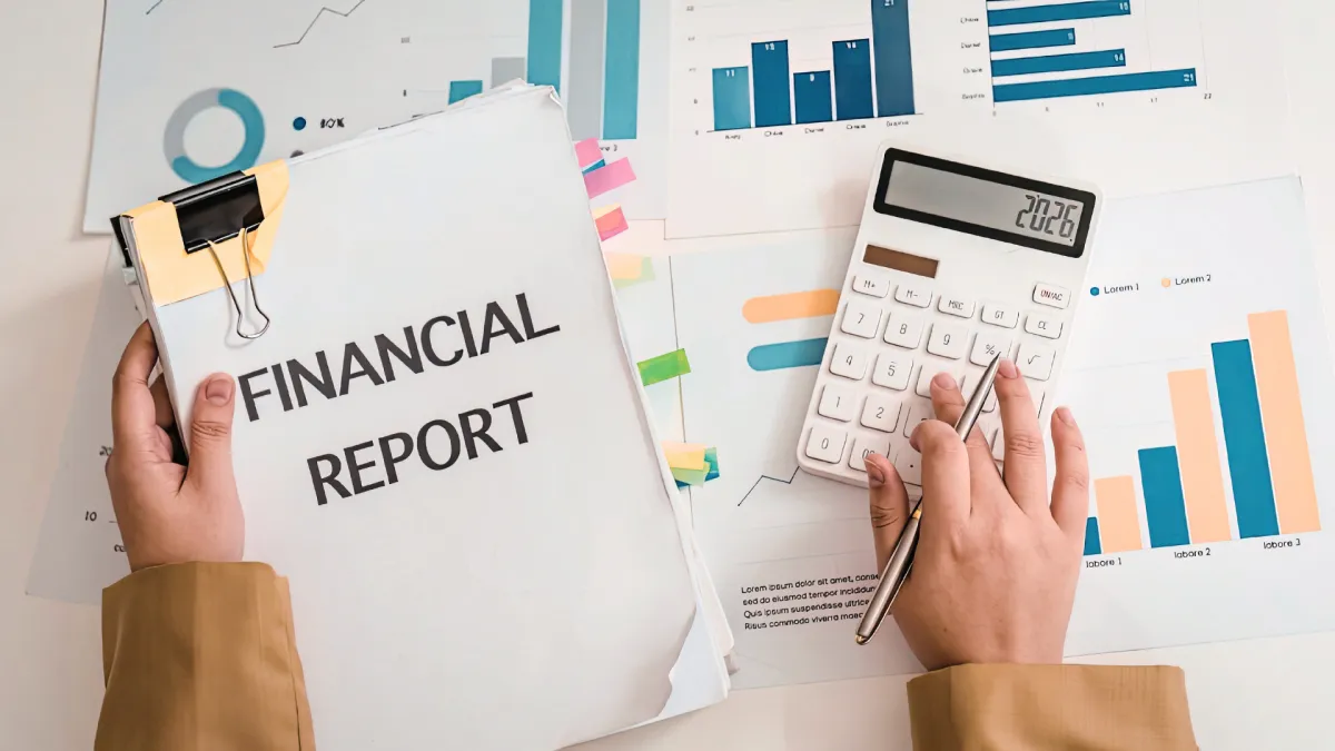 Financial advisory and reporting charts for small business