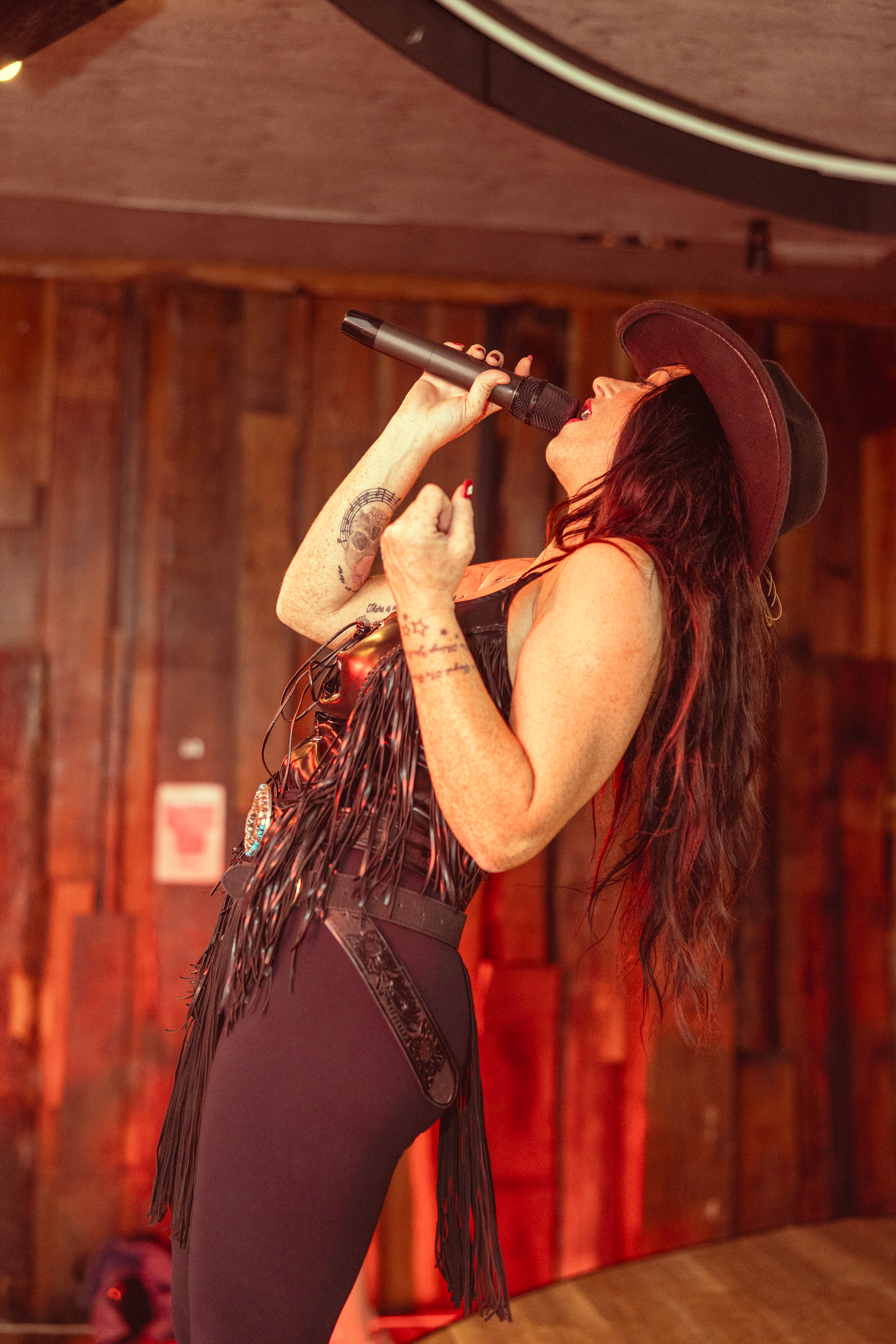 Texas-style Sunday feast with a relaxed crowd at Cowgirls & Country