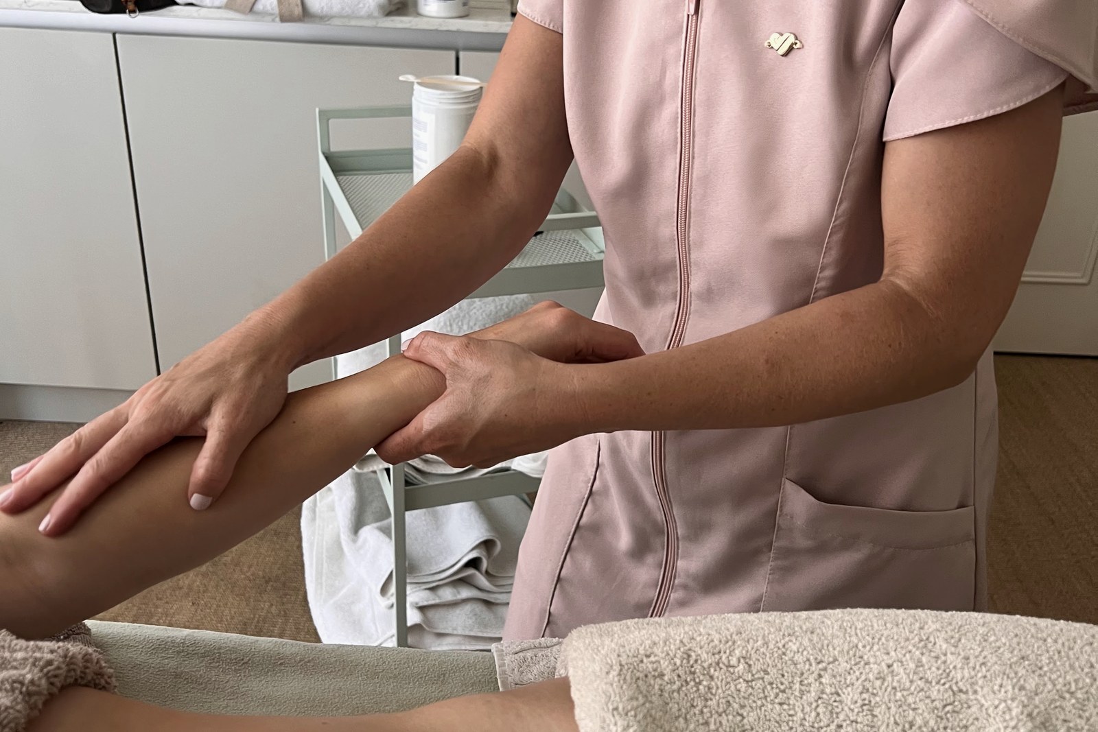 What to Expect at Your First Lymphatic Drainage Session After Surgery