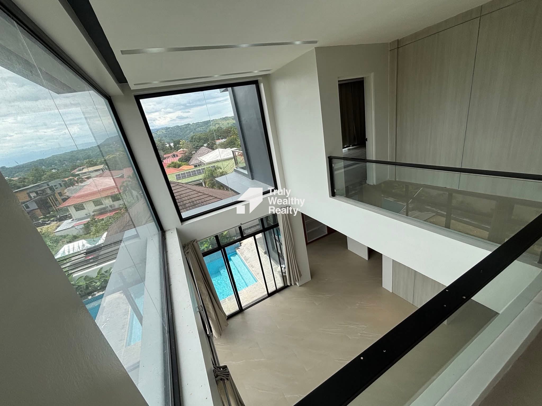 4-storey Semi-ridge Home with Pool