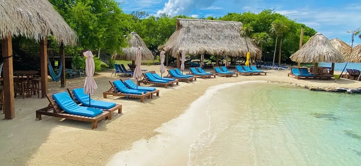Why Brady's Cay Is One of the Best Private Island Experiences in Roatan