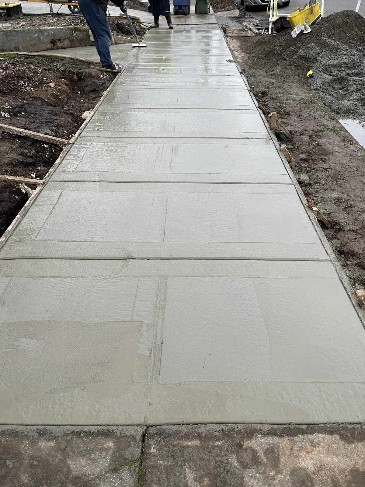 worm's-eye view photography of rebar