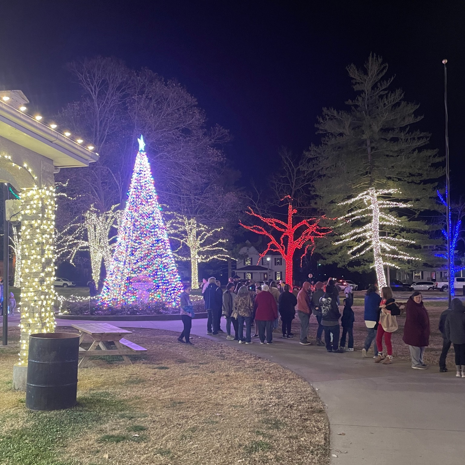 Hometown Holidays Candy Cane Hunt in Sparkle in the Park