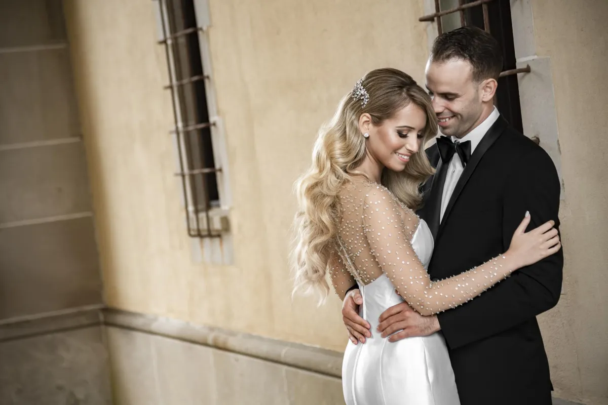 Oheka Castle wedding photographer romantic bride and groom portrait at castle Long Island NY by Lotus Wedding Photography