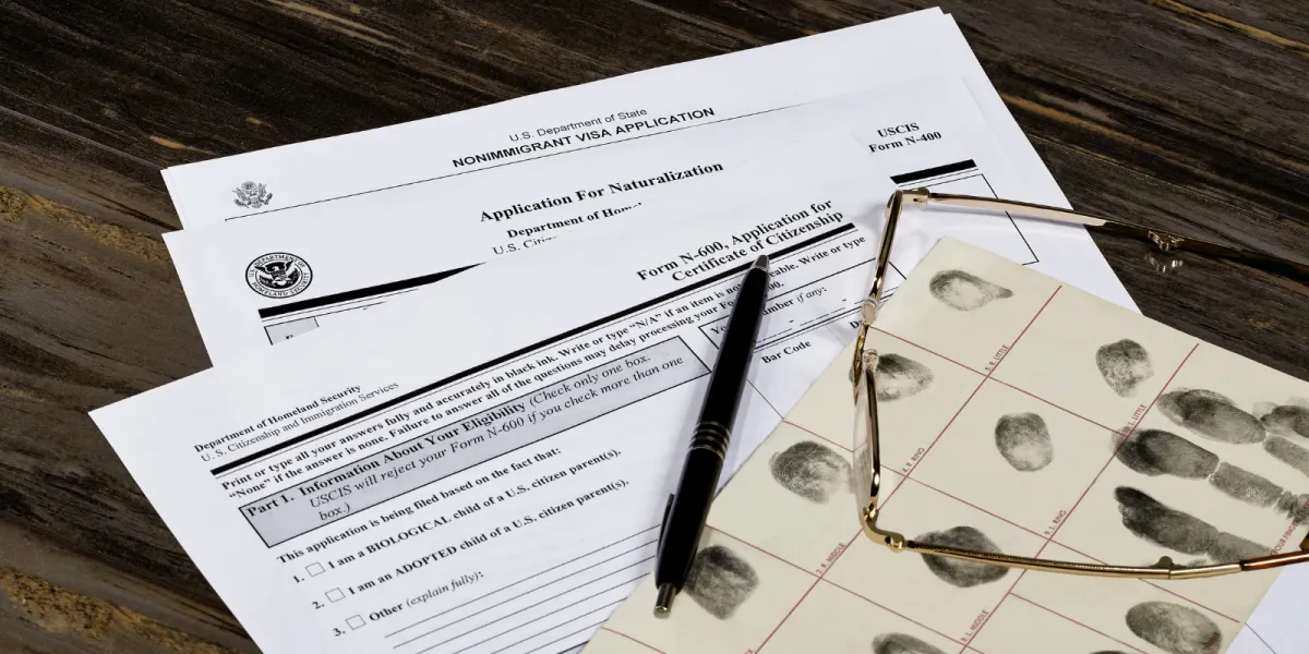 worm's eye-view photography of ceiling