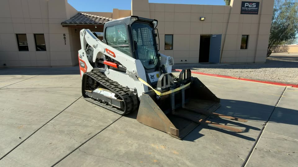 2023 Enclosed Skid Steer
