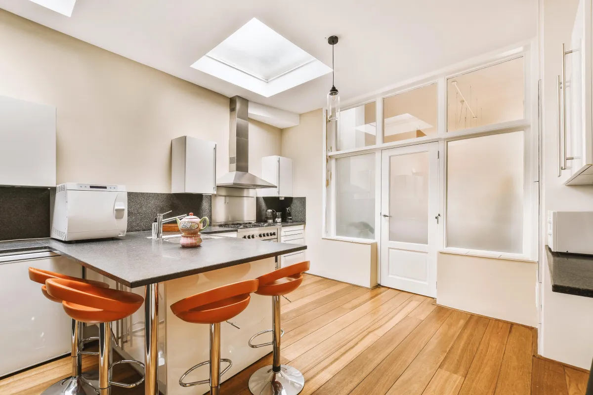 bright-and-modern-kitchen-design