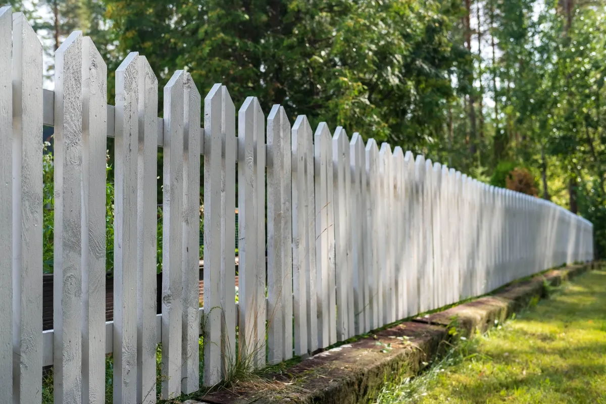 wooden-fence-painted-white