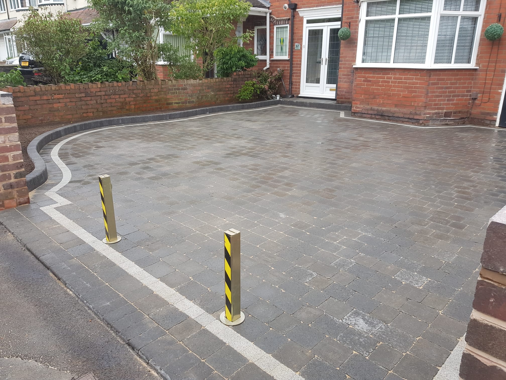 New block paved driveway laid in front of a home in Stourport on Severn