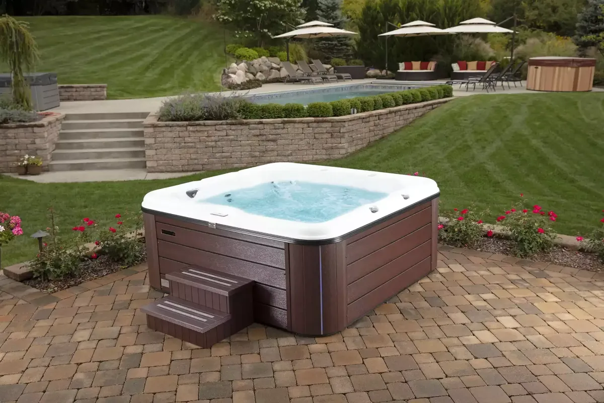 nordic hot tubs lifestyle image