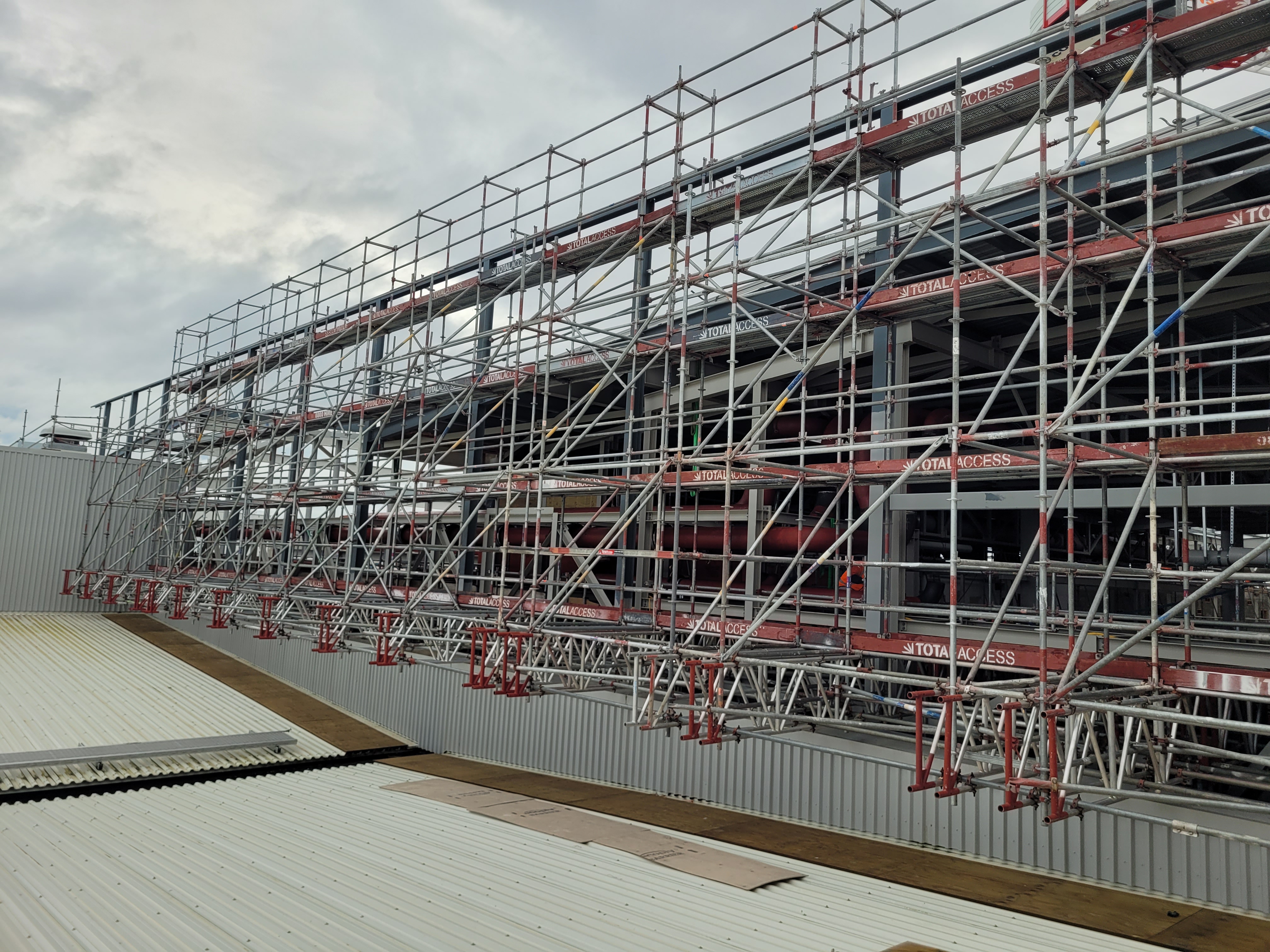 Ali mobile scaffold towers on site