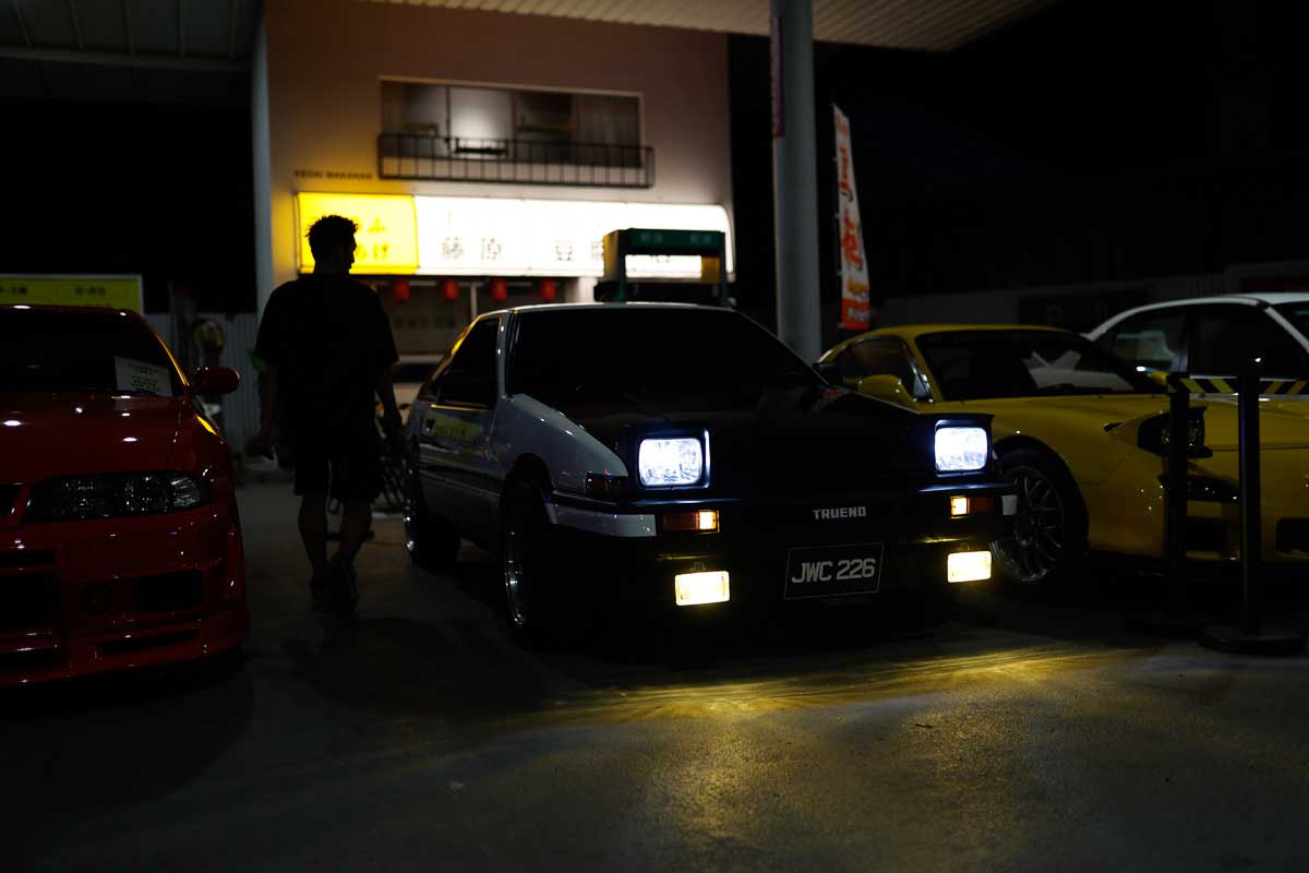 kent - owner of togeya - fixing Toyota AE86