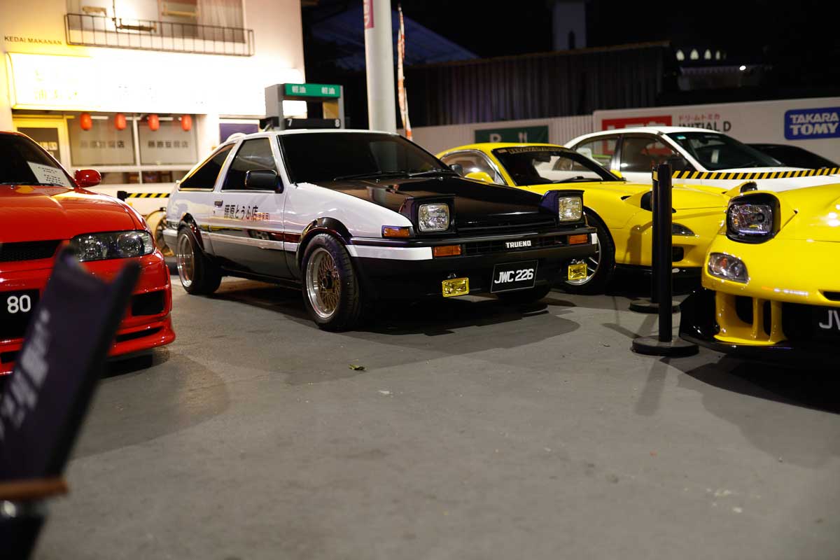 toyota AE86 - with headlights up 
