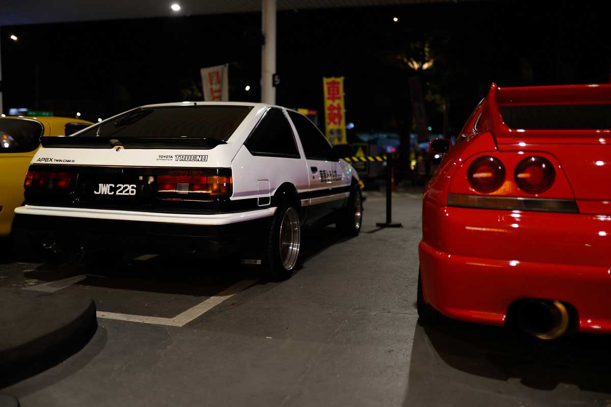 rear of toyota AE86 white