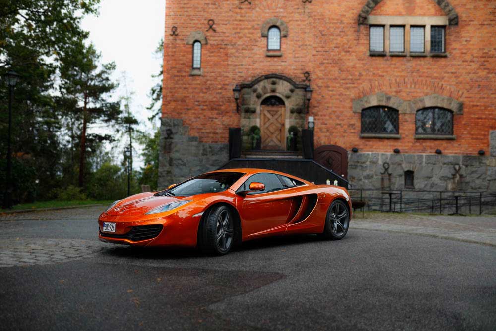 Mclaren mp4-12c - standing