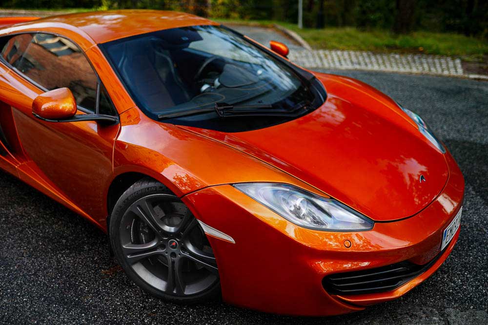 Mclaren mp4-12c - volcano orange front