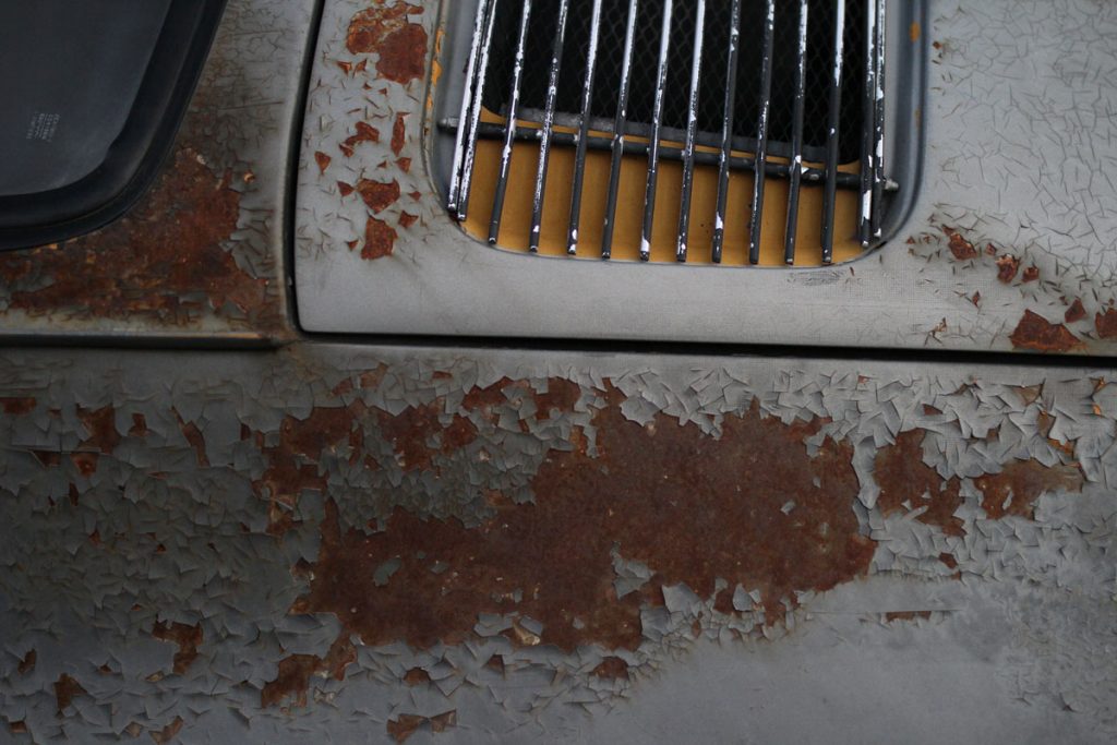 the airvent of a porsche 912 