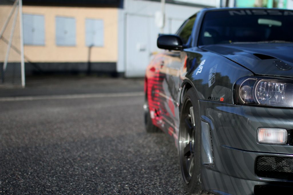 nissan r34 from the side