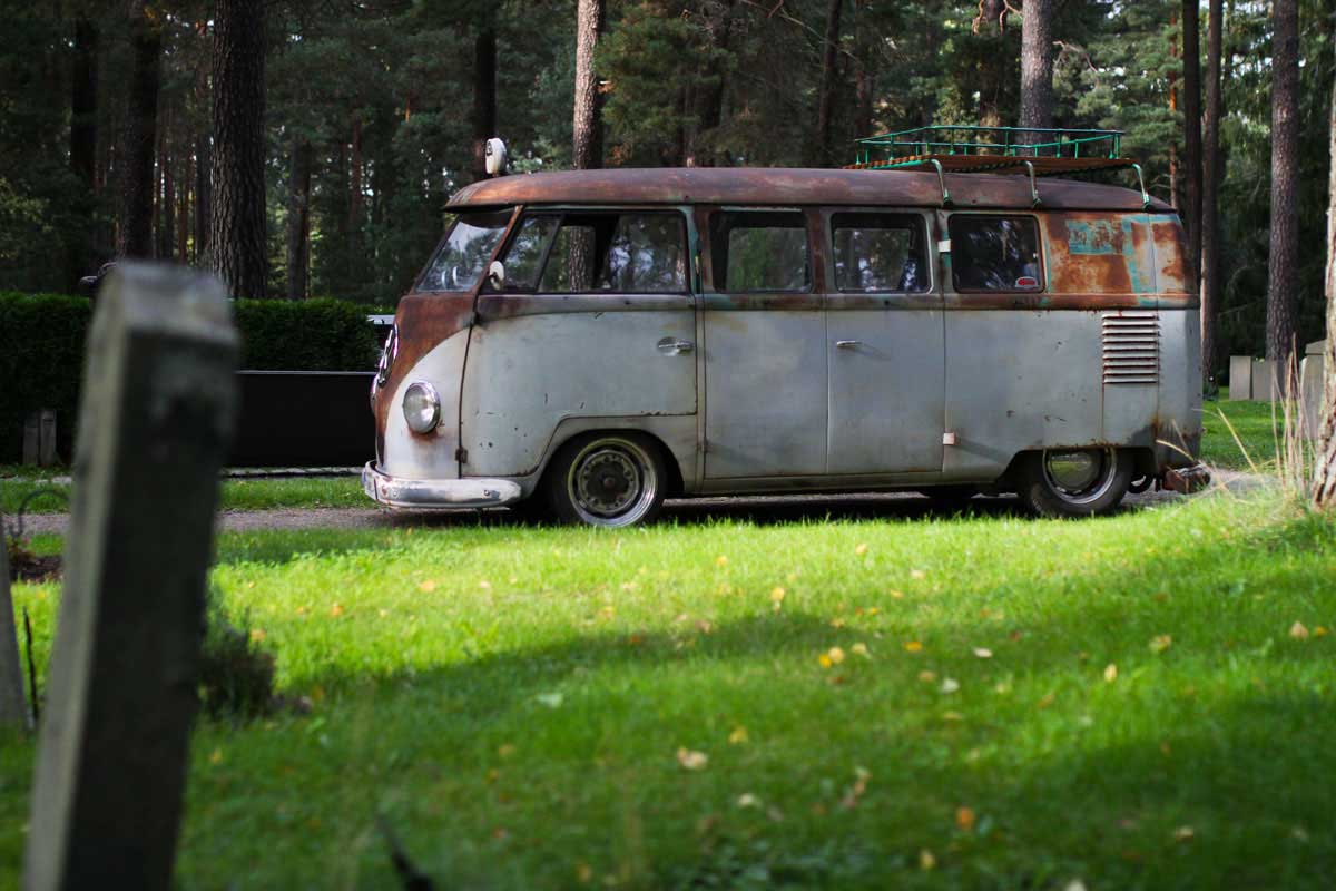 kleinbus from the left side