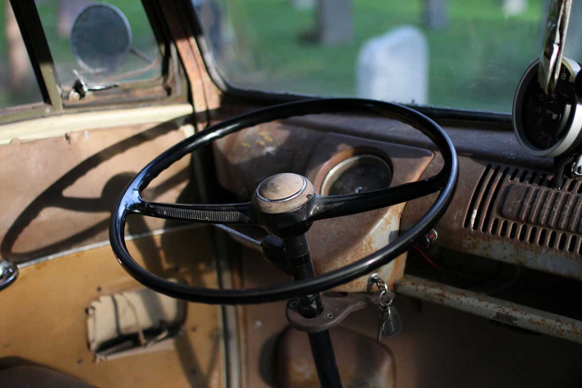 the steeringwheel in a kleinbus