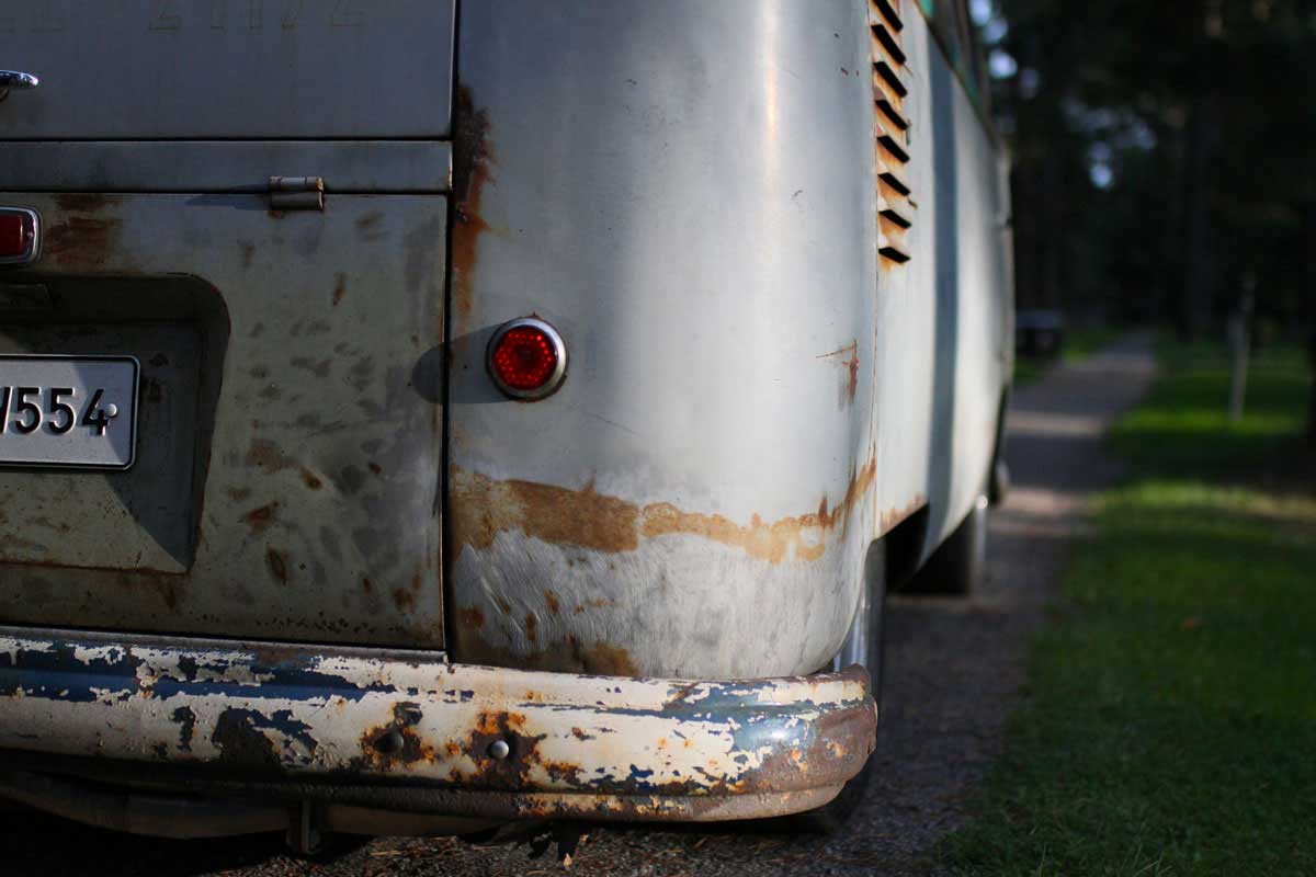 the lost taillight of the kelinbus